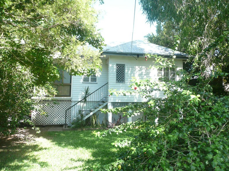 73 Irwin Tce, Oxley QLD 4075