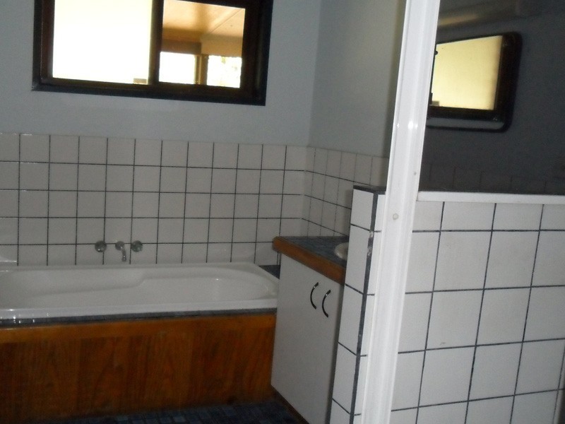 1604 Blunder Rd, Heathwood QLD 4110