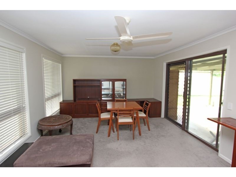 19 Thornburgh St, Oxley QLD 4075
