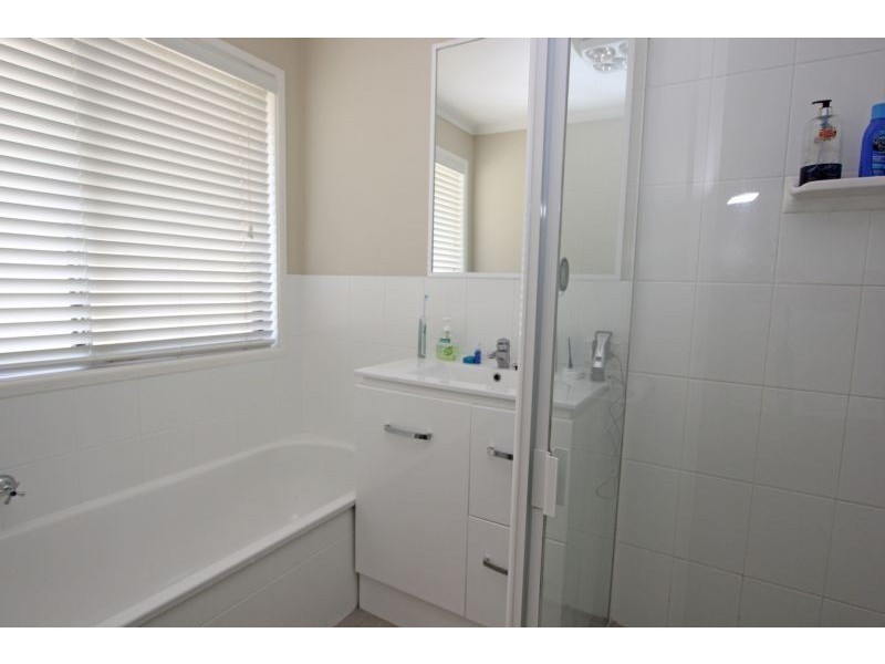 19 Thornburgh St, Oxley QLD 4075