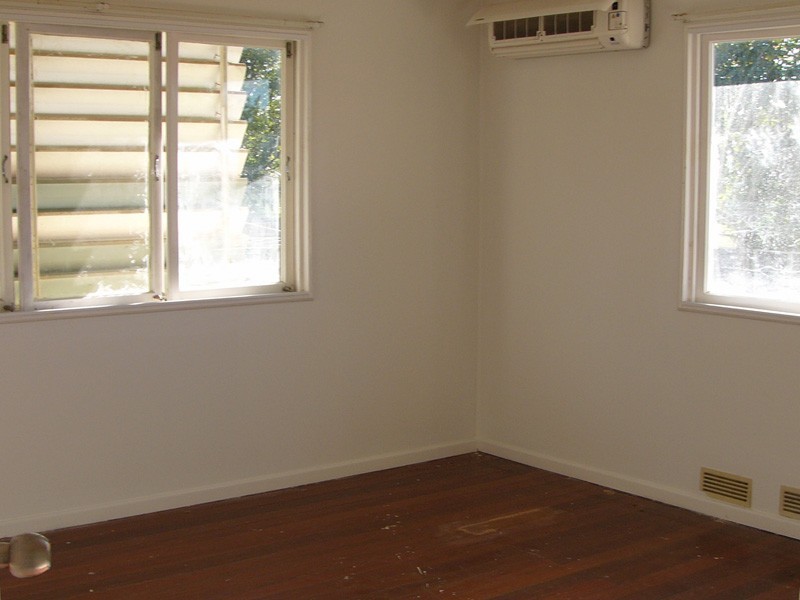 32 Lawson Street, Oxley QLD 4075