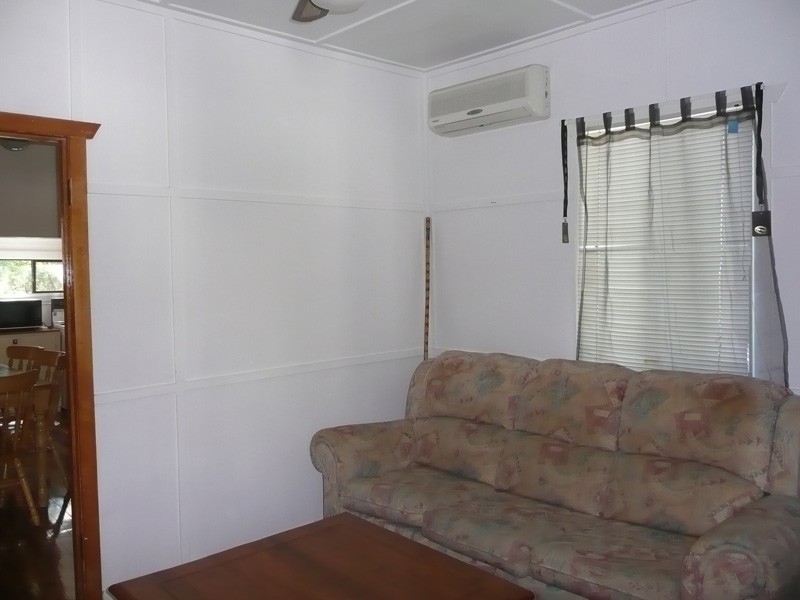 101 Englefield Rd, Oxley QLD 4075