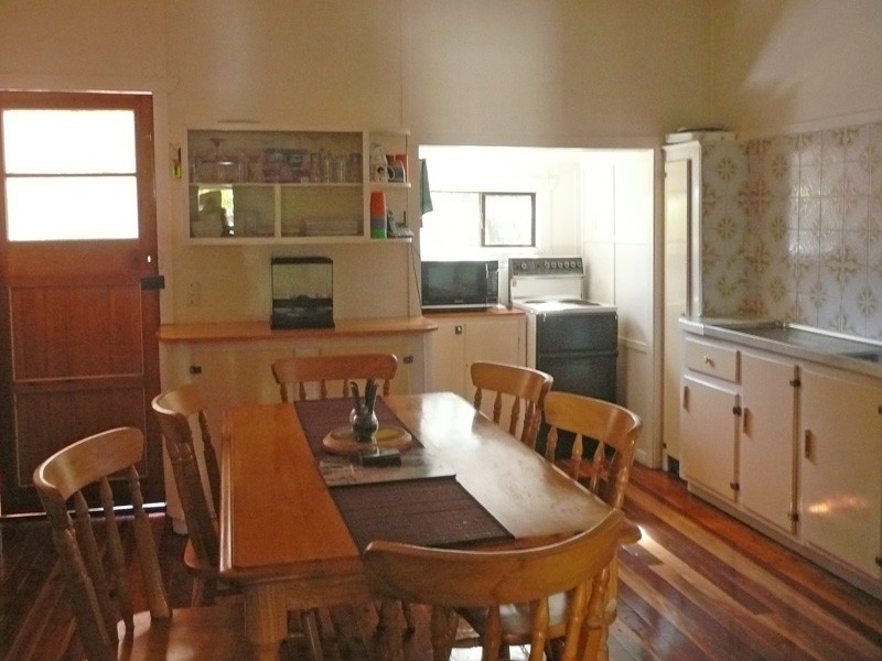101 Englefield Rd, Oxley QLD 4075