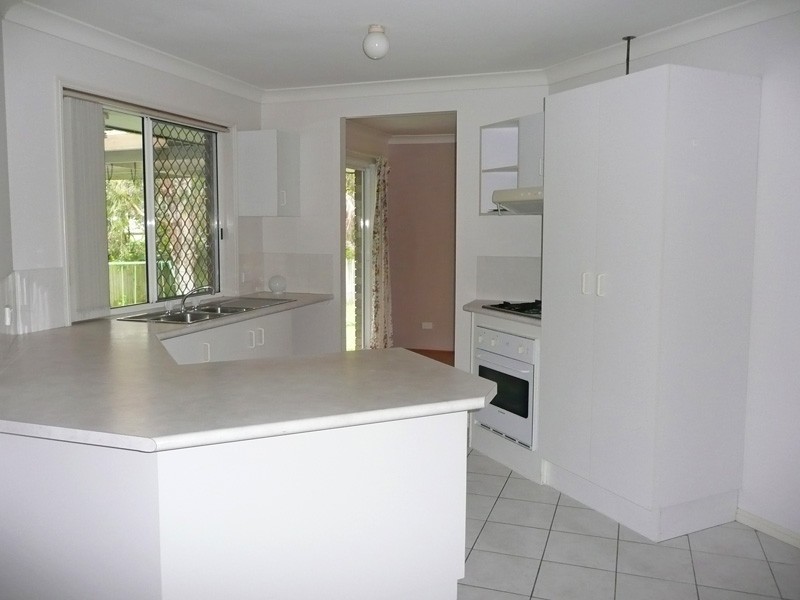 3 Norfolk Place, Seventeen Mile Rocks QLD 4073