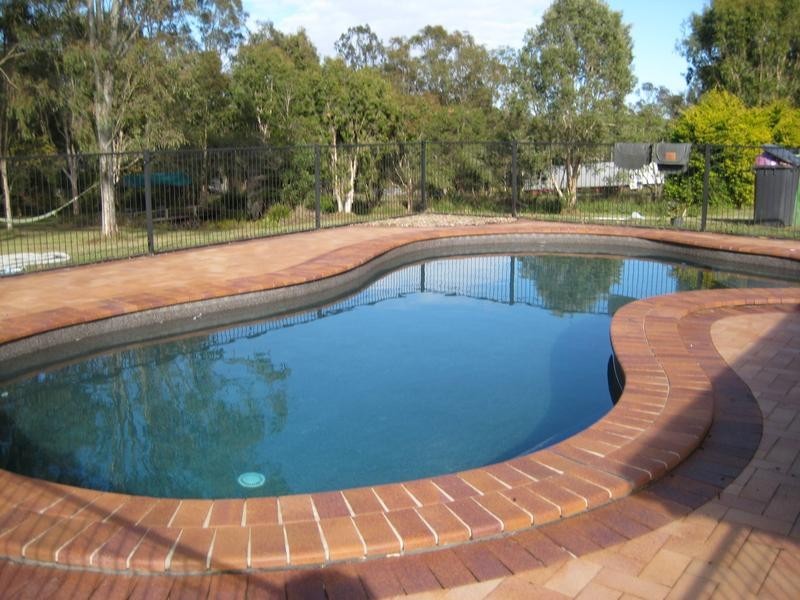 87 Staplyton Rd, Heathwood QLD 4110