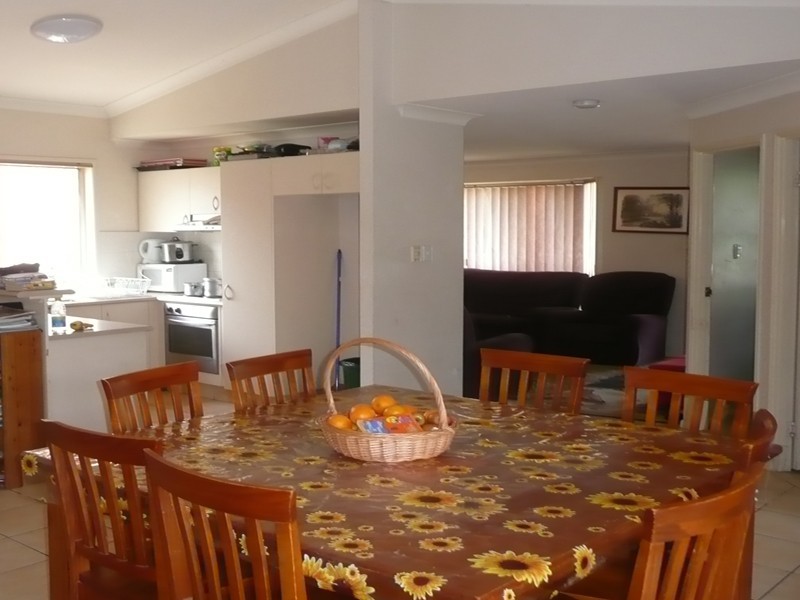 2 Selwyn Close, Forest Lake QLD 4078