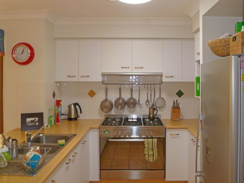 8 Pinehurst Place, Oxley QLD 4075