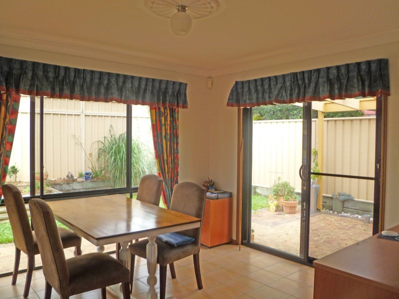 8 Pinehurst Place, Oxley QLD 4075