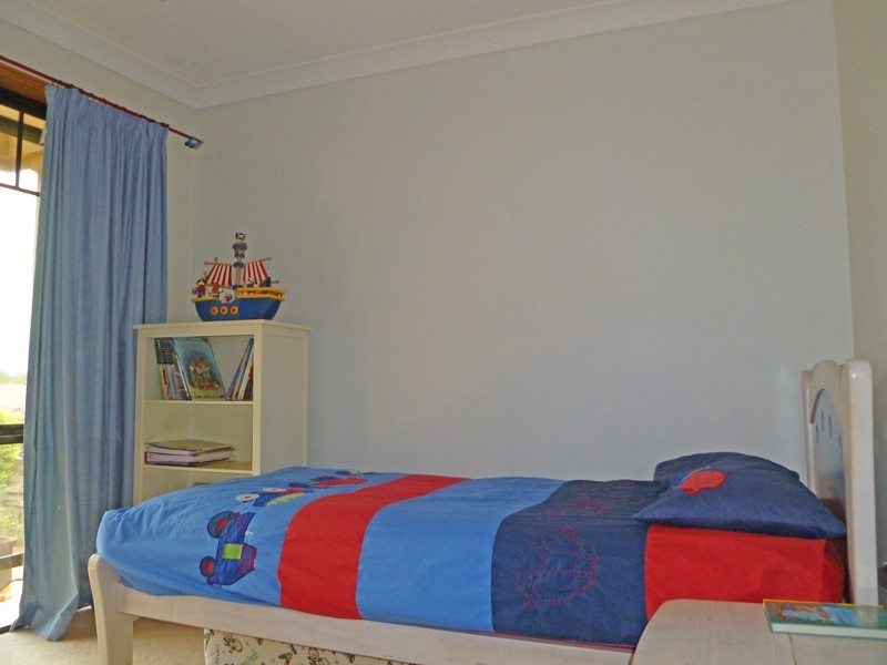 8 Pinehurst Place, Oxley QLD 4075