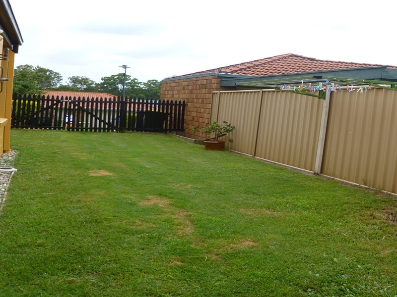 8 Pinehurst Place, Oxley QLD 4075