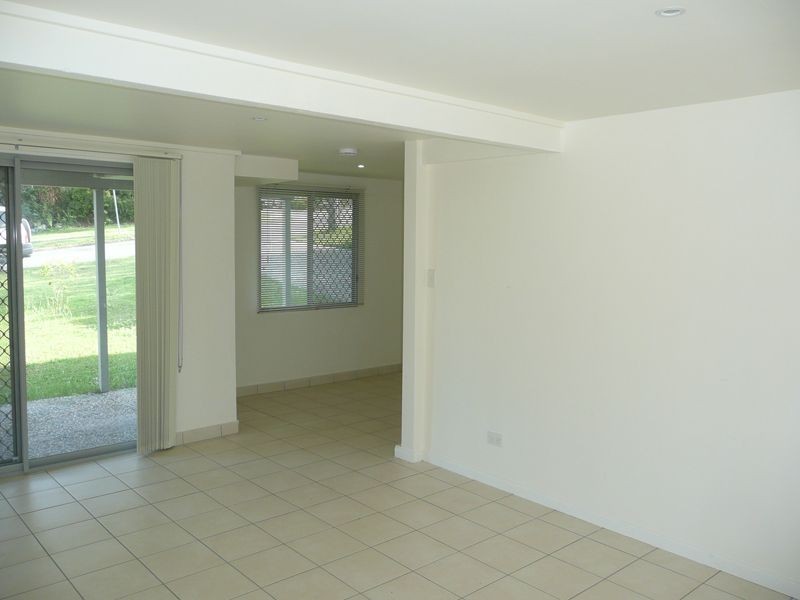 207 Englefield Rd, Oxley QLD 4075