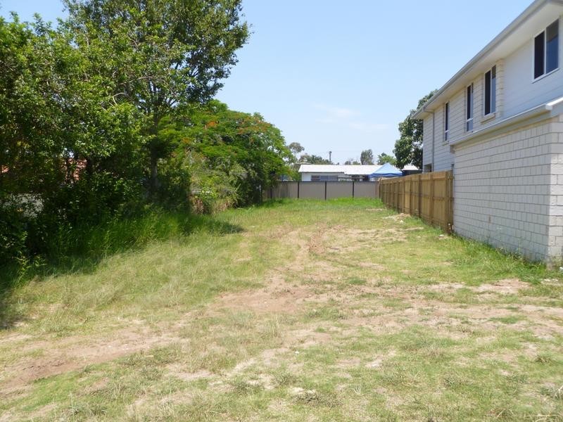 8 St Clements Road, Oxley QLD 4075