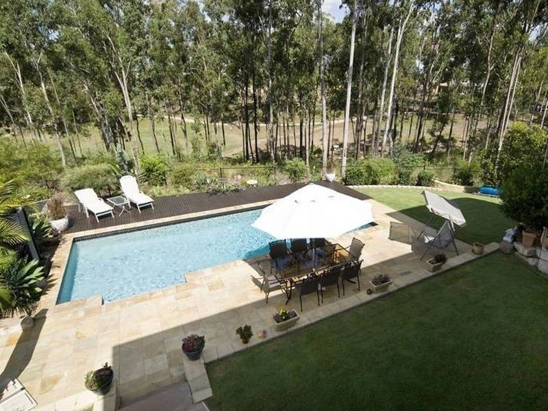 9 Rufous Cres, Brookwater QLD 4300