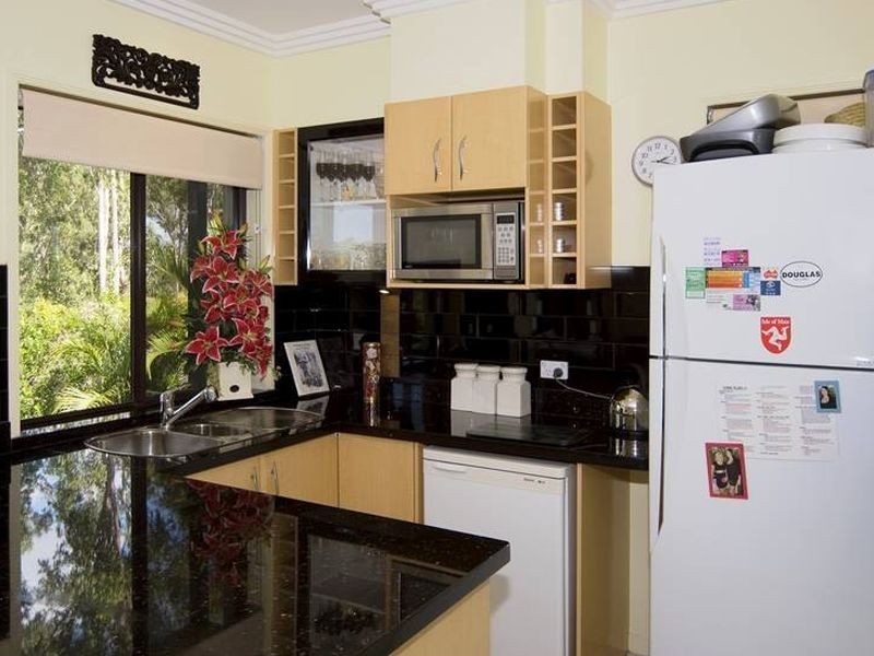 9 Rufous Cres, Brookwater QLD 4300