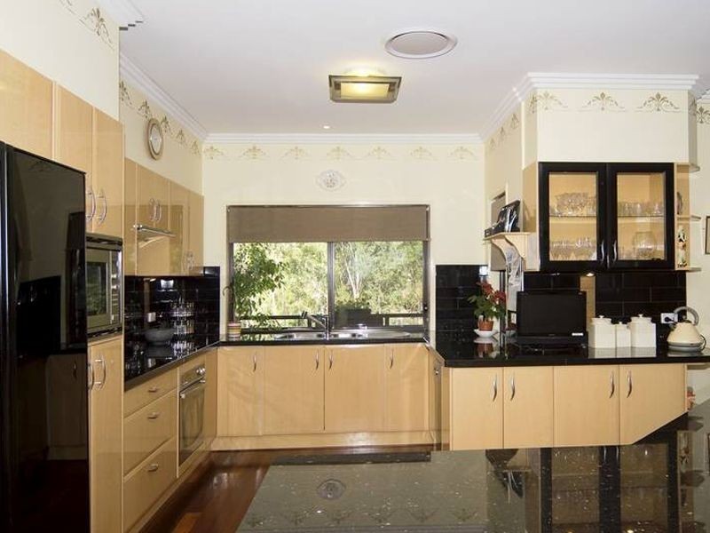 9 Rufous Cres, Brookwater QLD 4300