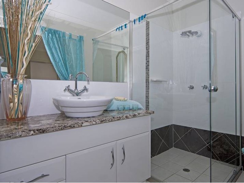 9 Rufous Cres, Brookwater QLD 4300
