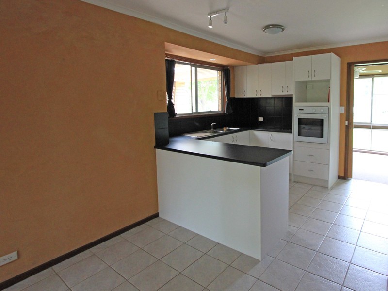 3 Skirmish St, Seventeen Mile Rocks QLD 4073