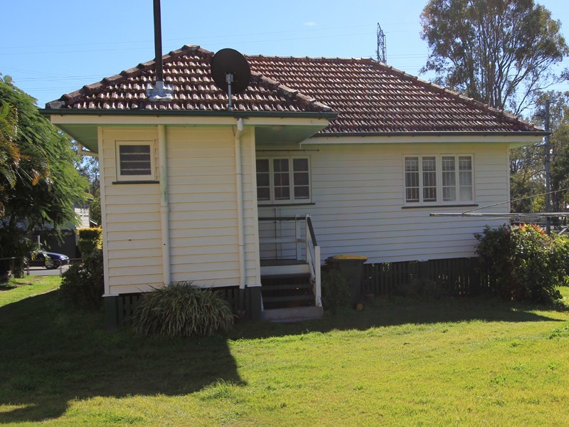 52 Englefield Road, Oxley QLD 4075