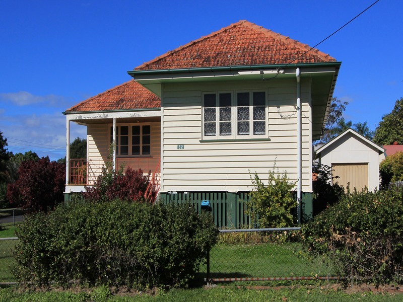 52 Englefield Road, Oxley QLD 4075