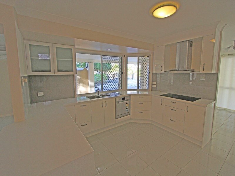 16 Epworth Street, Oxley QLD 4075