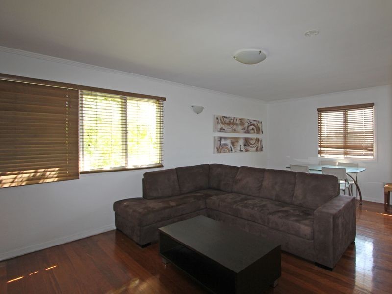 33 Susannah St, Oxley QLD 4075