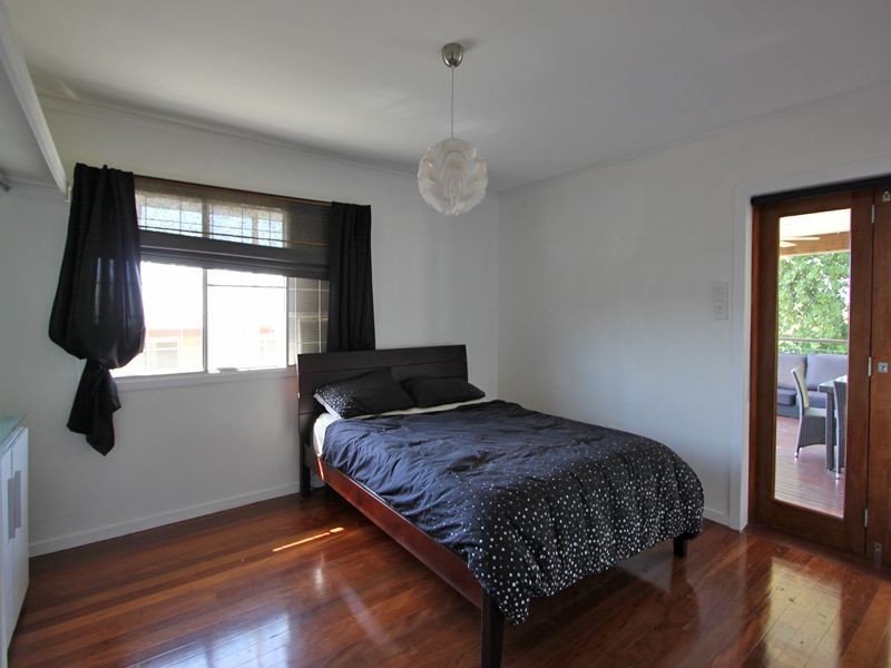 33 Susannah St, Oxley QLD 4075