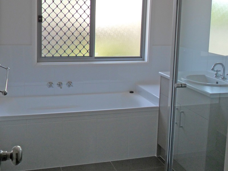 2 Cobbin Circ, Redbank Plains QLD 4301