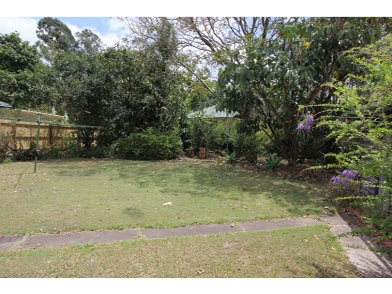 9 Howard Street, Oxley QLD 4075