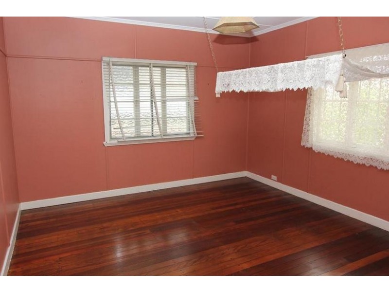 9 Howard Street, Oxley QLD 4075