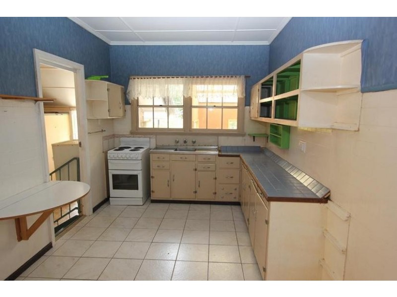 9 Howard Street, Oxley QLD 4075