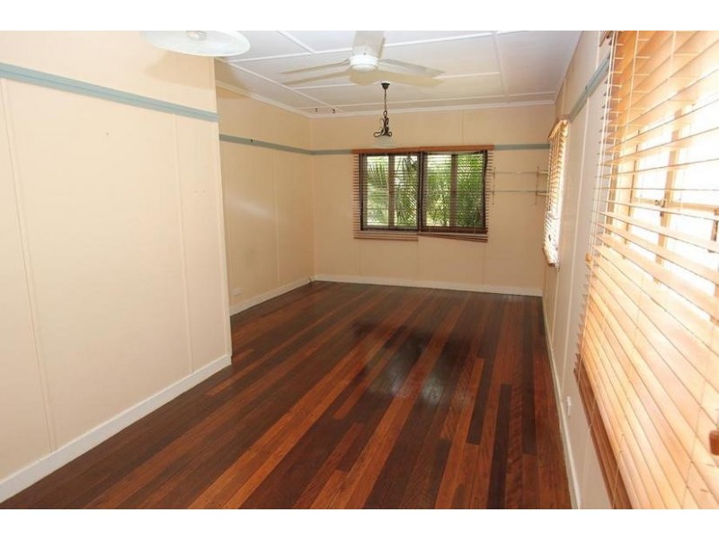 9 Howard Street, Oxley QLD 4075