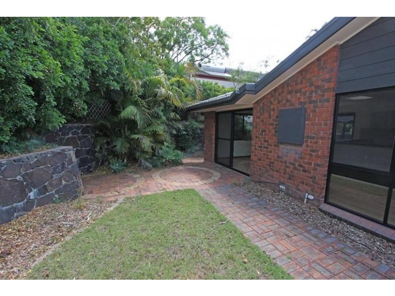 1 Lombardo Court, Fig Tree Pocket QLD 4069