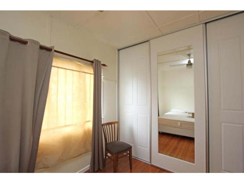 72 Irwin Tce, Oxley QLD 4075