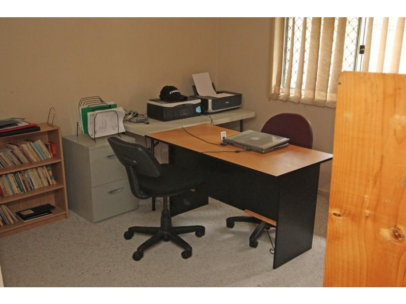 8 Norfolk Place, Seventeen Mile Rocks QLD 4073