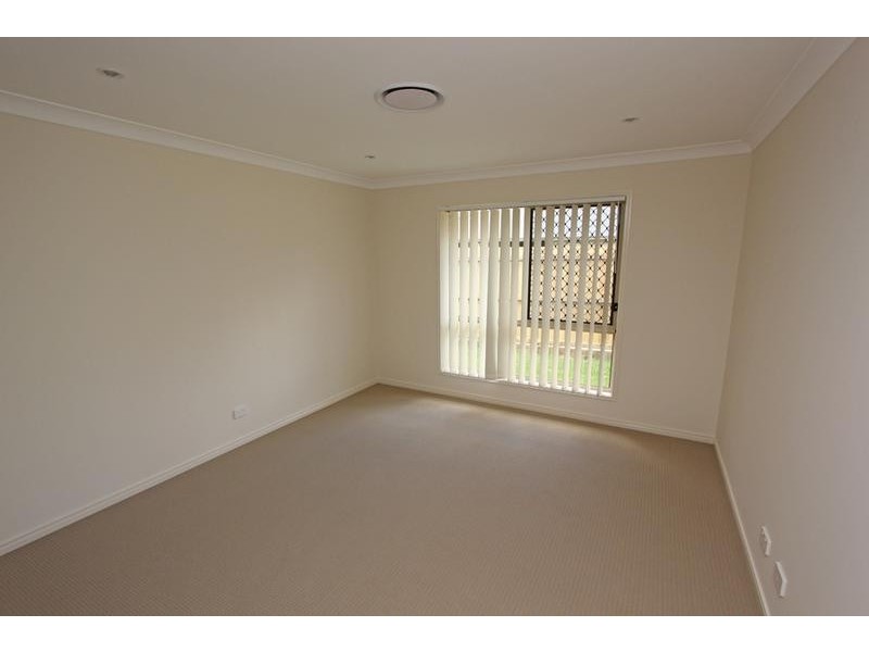 7 Knightsbridge Street, Oxley QLD 4075