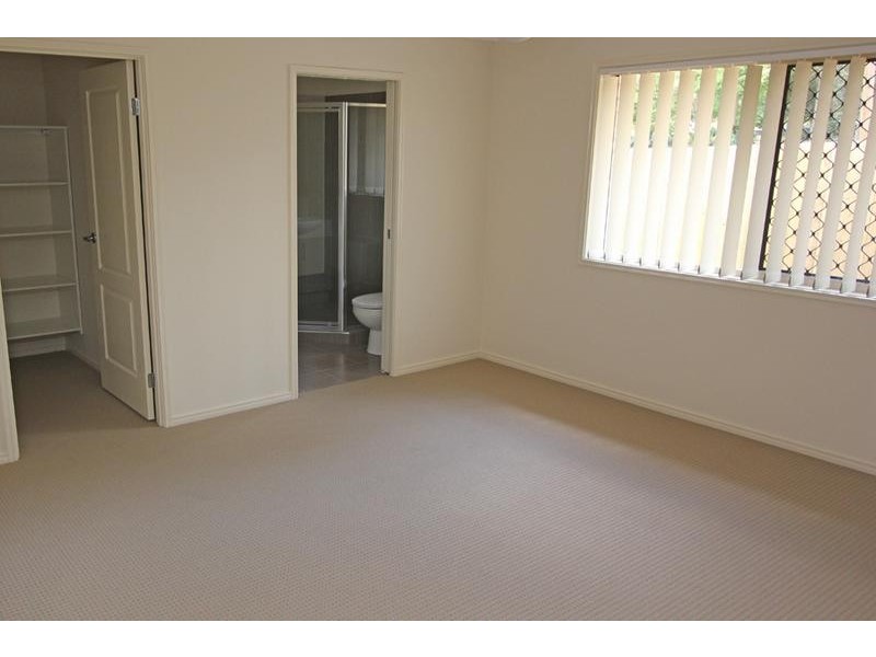 7 Knightsbridge Street, Oxley QLD 4075