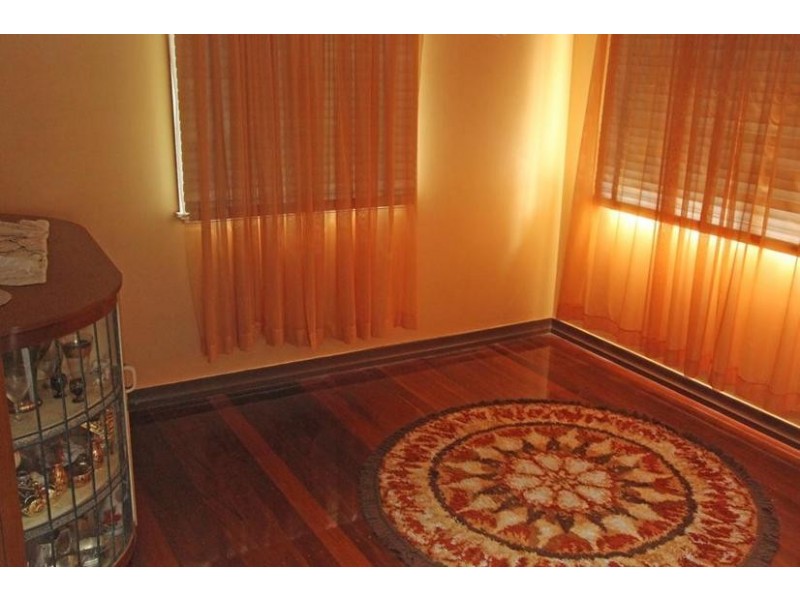 11 Premier Street, Oxley QLD 4075