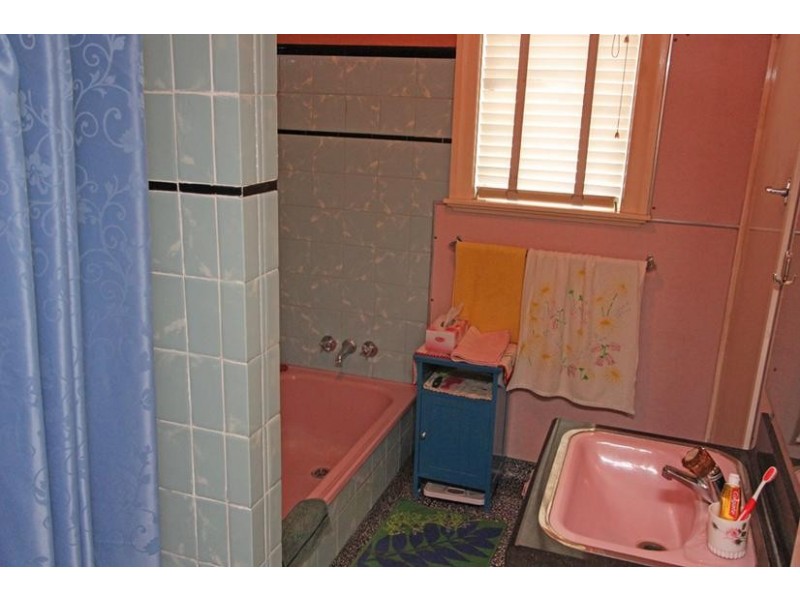 11 Premier Street, Oxley QLD 4075