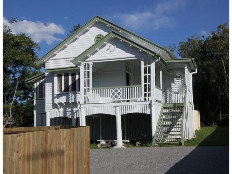 110a Englefield Rd, Oxley QLD 4075