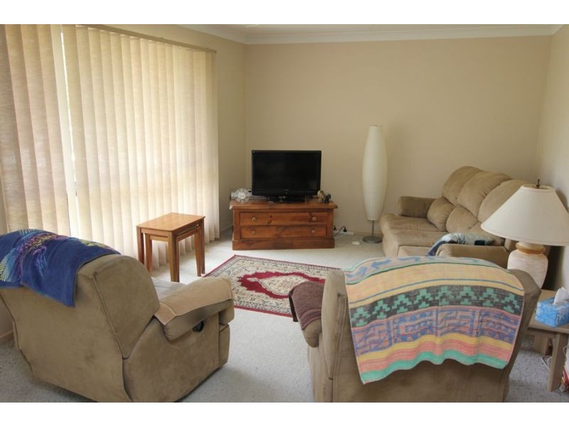 8 Norfolk Pl, Seventeen Mile Rocks QLD 4073