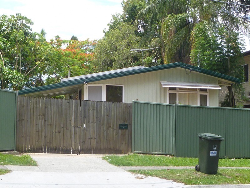 12 Oxley Rd, Chelmer QLD 4068