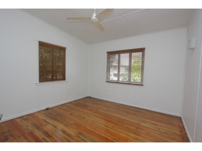 6 Calston St, Oxley QLD 4075