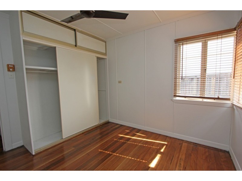 6 Calston St, Oxley QLD 4075