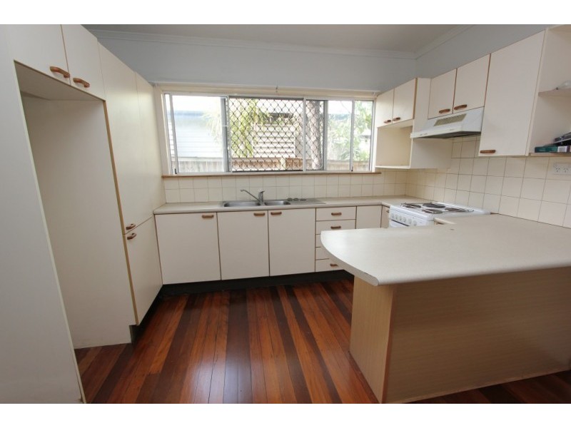 6 Calston St, Oxley QLD 4075