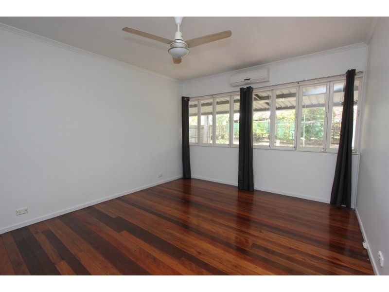 6 Calston St, Oxley QLD 4075