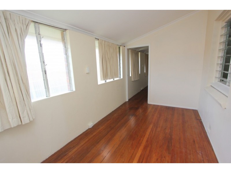 5 Mantle St, Oxley QLD 4075
