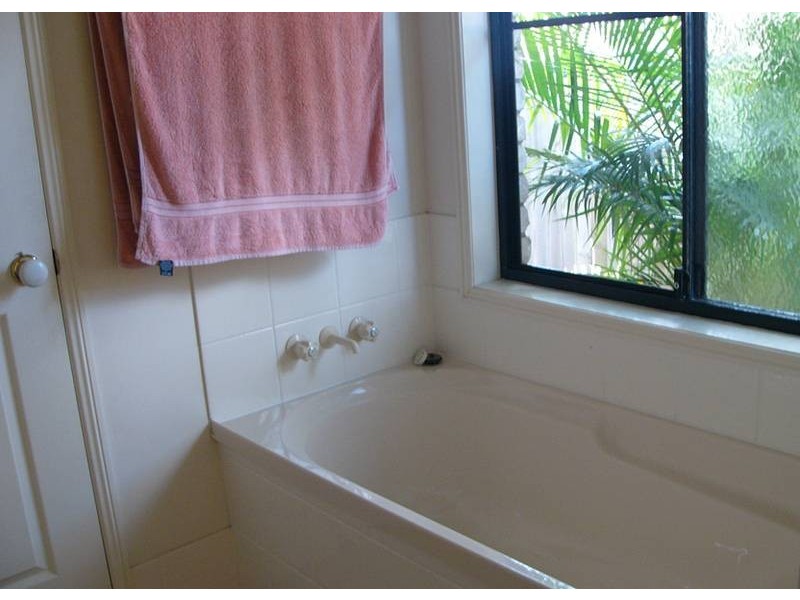 11 Green Cl, Durack QLD 4077