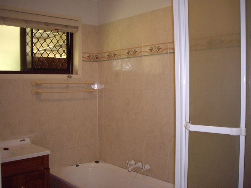 16 Durundur Crt, Durack QLD 4077