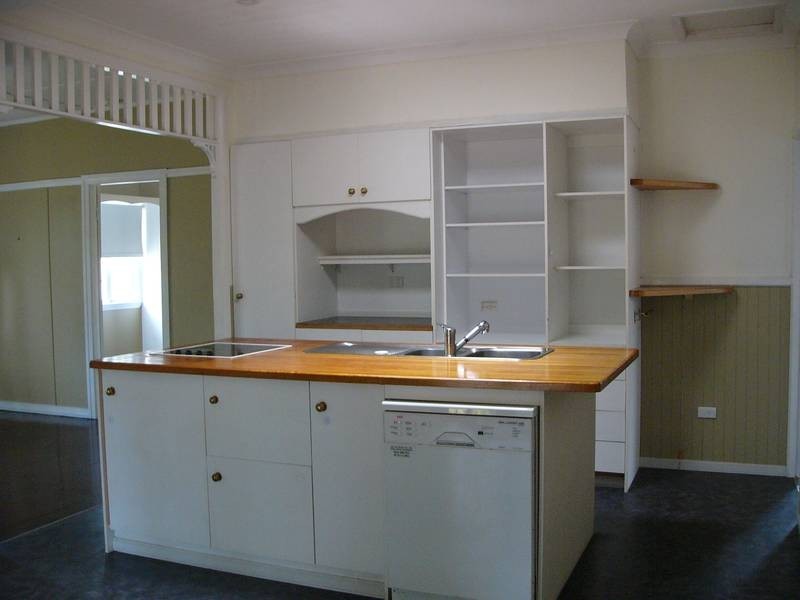 57 Ellen St, Oxley QLD 4075