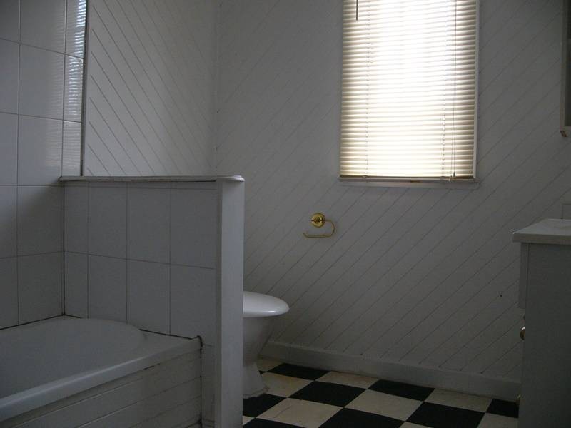 57 Ellen St, Oxley QLD 4075